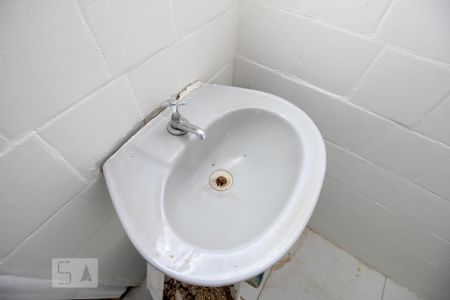 Banheiro Social de kitnet/studio para alugar com 1 quarto, 28m² em Centro, Rio de Janeiro