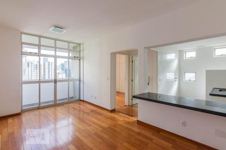 Sala  de apartamento para alugar com 1 quarto, 44m² em Carmo, Belo Horizonte