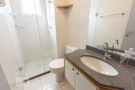 Banheiro de apartamento para alugar com 1 quarto, 31m² em Água Branca, São Paulo