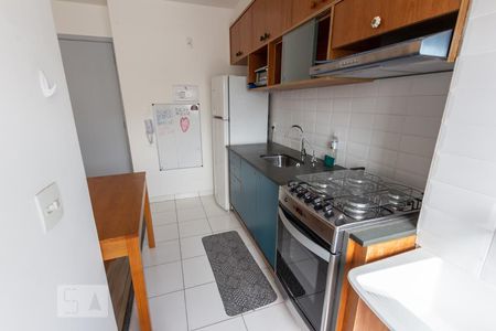 Cozinha de apartamento para alugar com 1 quarto, 31m² em Água Branca, São Paulo