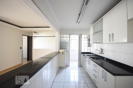 Apartamento para alugar com 70m², 2 quartos e 2 vagas Apartamento para alugar com 70m², 2 quartos e 2 vagasCozinha