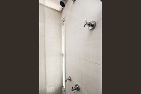 Banheiro de apartamento para alugar com 3 quartos, 75m² em Jardim Flor da Montanha, Guarulhos