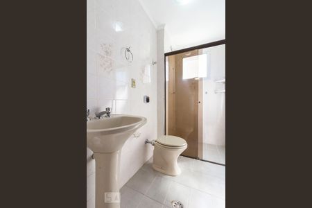 Banheiro  de apartamento para alugar com 2 quartos, 64m² em Vila Gustavo, São Paulo