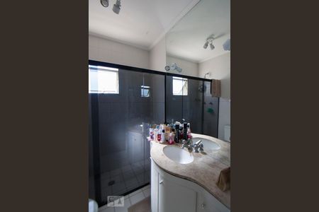 Apartamento para alugar com 115m², 2 quartos e 2 vagasBanheiro