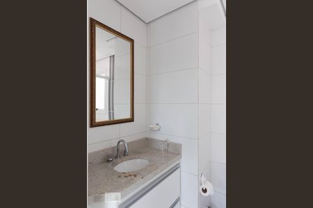 Banheiro de apartamento à venda com 1 quarto, 66m² em Petrópolis, Porto Alegre