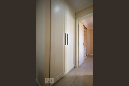 Corredor de apartamento para alugar com 1 quarto, 43m² em Vila Suzana, São Paulo