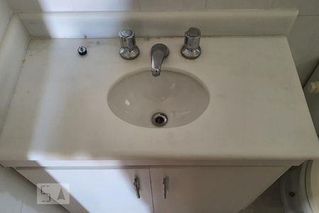 Banheiro da suíte de apartamento para alugar com 3 quartos, 81m² em Vila Deodoro, São Paulo