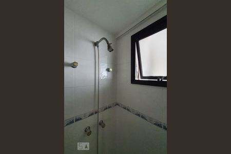 Banheiro da suíte de apartamento para alugar com 3 quartos, 81m² em Vila Deodoro, São Paulo
