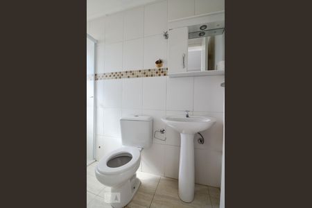 Banheiro de kitnet/studio para alugar com 1 quarto, 34m² em Botafogo, Campinas