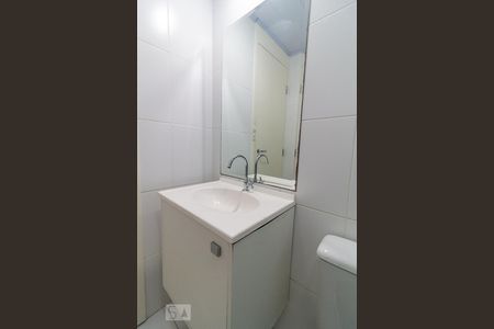 Banheiro de apartamento à venda com 2 quartos, 70m² em Vila São Paulo, São Paulo