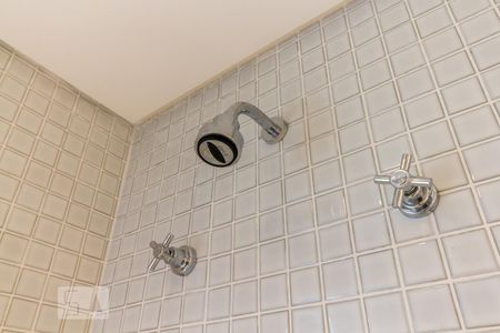 Apartamento à venda com 70m², 2 quartos e 2 vagasDetalhe do Banheiro da Suíte