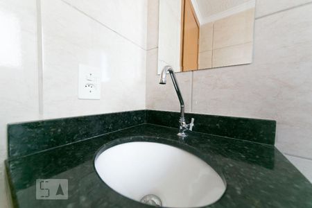 Banheiro de apartamento à venda com 2 quartos, 45m² em Jardim dos Oliveiras, Campinas