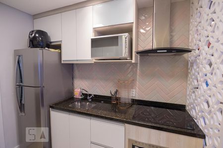 Cozinha de apartamento para alugar com 1 quarto, 38m² em Barra Funda, São Paulo