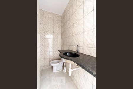 Casa de condomínio para alugar com 50m², 2 quartos e sem vaga Casa de condomínio para alugar com 50m², 2 quartos e sem vagaBanheiro Social