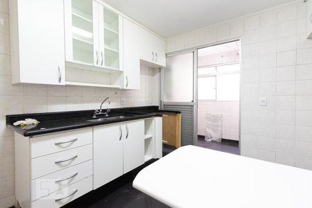 Cozinha de apartamento à venda com 3 quartos, 79m² em Chácara Inglesa, São Paulo
