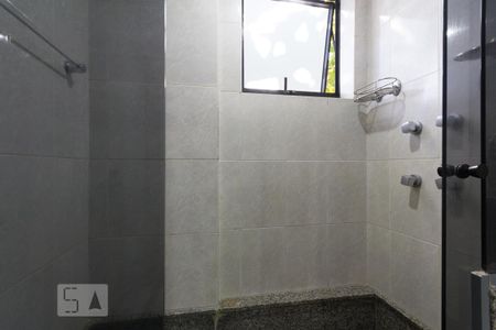Apartamento à venda com 250m², 3 quartos e 3 vagas Apartamento à venda com 250m², 3 quartos e 3 vagasBanheiro da Suíte