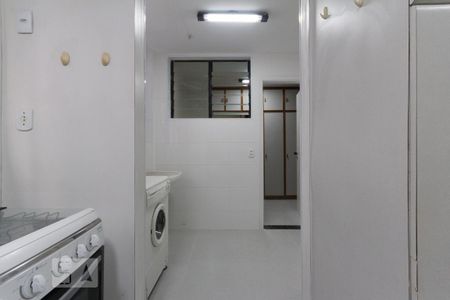 Apartamento à venda com 250m², 3 quartos e 3 vagas Apartamento à venda com 250m², 3 quartos e 3 vagasÁrea de Serviço
