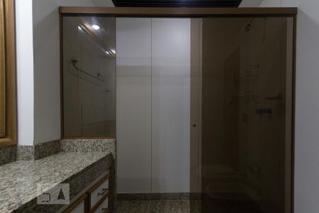 Apartamento à venda com 250m², 3 quartos e 3 vagas Apartamento à venda com 250m², 3 quartos e 3 vagasBanheiro