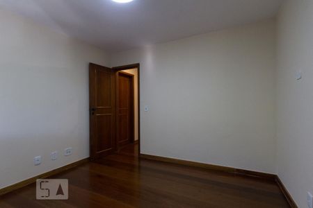 Apartamento à venda com 250m², 3 quartos e 3 vagas Apartamento à venda com 250m², 3 quartos e 3 vagasQuarto