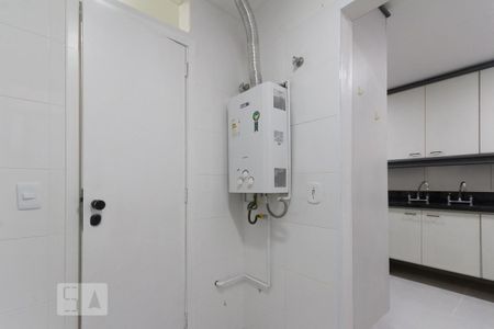 Apartamento à venda com 250m², 3 quartos e 3 vagas Apartamento à venda com 250m², 3 quartos e 3 vagasÁrea de Serviço