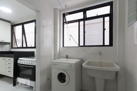 Apartamento à venda com 250m², 3 quartos e 3 vagas Apartamento à venda com 250m², 3 quartos e 3 vagasÁrea de Serviço