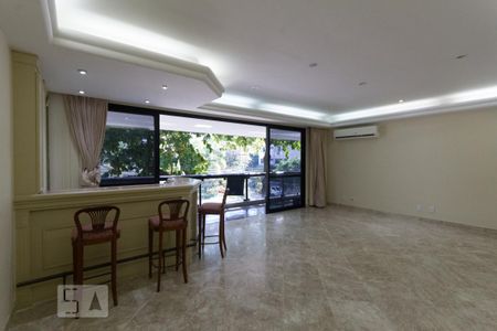Apartamento à venda com 250m², 3 quartos e 3 vagas Apartamento à venda com 250m², 3 quartos e 3 vagasSala