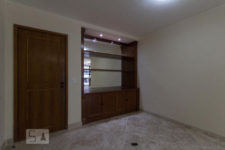 Apartamento à venda com 250m², 3 quartos e 3 vagas Apartamento à venda com 250m², 3 quartos e 3 vagasSala