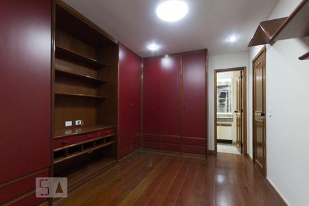 Apartamento à venda com 250m², 3 quartos e 3 vagas Apartamento à venda com 250m², 3 quartos e 3 vagasSuíte 2