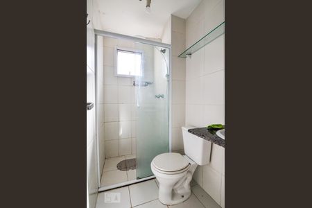 Banheiro de apartamento à venda com 2 quartos, 51m² em Vila Industrial, Campinas