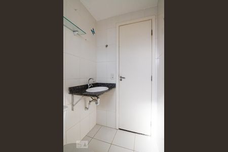 Banheiro de apartamento à venda com 2 quartos, 51m² em Vila Industrial, Campinas