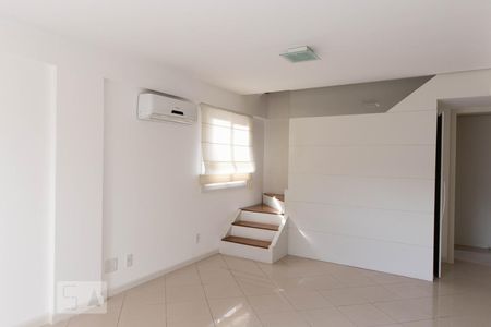 Sala de apartamento para alugar com 3 quartos, 141m² em São João, Porto Alegre
