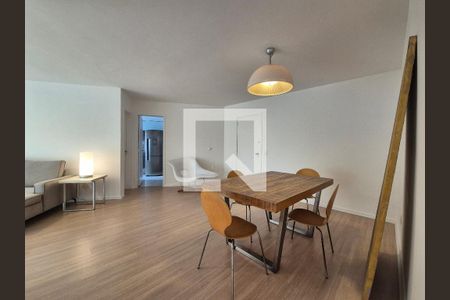 Sala de apartamento para alugar com 3 quartos, 130m² em Barra da Tijuca, Rio de Janeiro