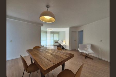 Sala de apartamento para alugar com 3 quartos, 130m² em Barra da Tijuca, Rio de Janeiro