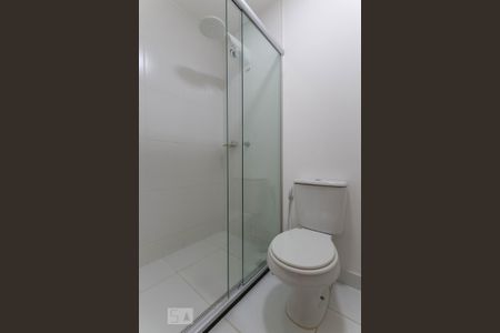 Banheiro de kitnet/studio para alugar com 1 quarto, 35m² em Setor Central, Goiânia