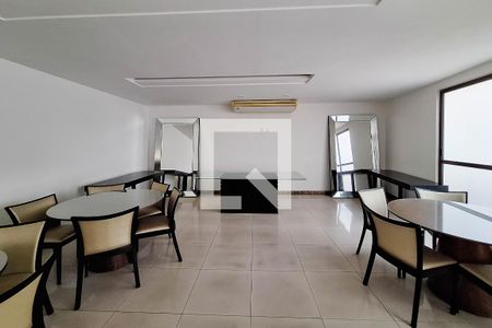 Apartamento à venda com 300m², 4 quartos e 3 vagas Apartamento à venda com 300m², 4 quartos e 3 vagasÁrea comum - Salão de festas