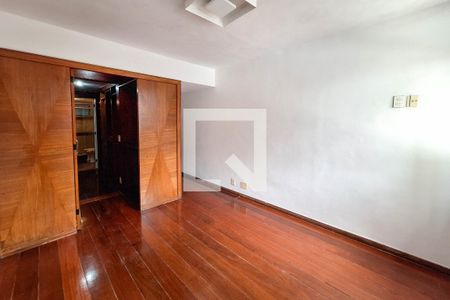 Apartamento à venda com 300m², 4 quartos e 3 vagas Apartamento à venda com 300m², 4 quartos e 3 vagasSuíte 3
