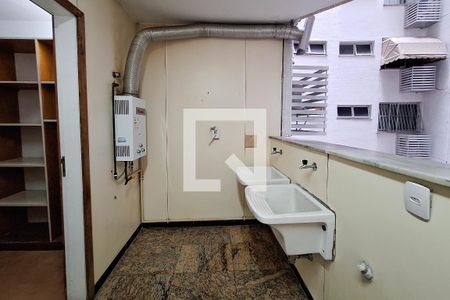 Apartamento à venda com 300m², 4 quartos e 3 vagas Apartamento à venda com 300m², 4 quartos e 3 vagasÁrea de Serviço