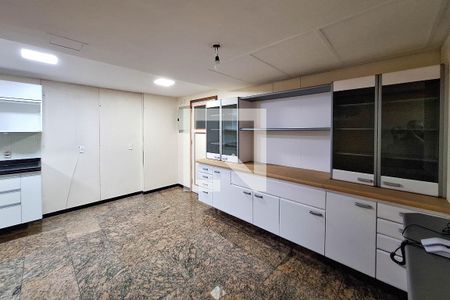 Apartamento à venda com 300m², 4 quartos e 3 vagas Apartamento à venda com 300m², 4 quartos e 3 vagasCozinha