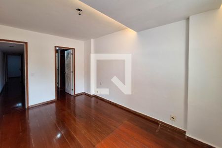 Apartamento à venda com 300m², 4 quartos e 3 vagas Apartamento à venda com 300m², 4 quartos e 3 vagasSuíte 1