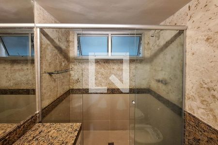 Apartamento à venda com 300m², 4 quartos e 3 vagas Apartamento à venda com 300m², 4 quartos e 3 vagasBanheiro da Suíte 3