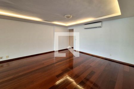 Sala 1 de apartamento à venda com 4 quartos, 300m² em Ingá, Niterói