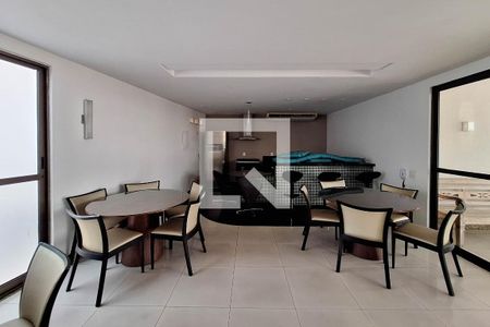 Apartamento à venda com 300m², 4 quartos e 3 vagas Apartamento à venda com 300m², 4 quartos e 3 vagasÁrea comum - Salão de festas