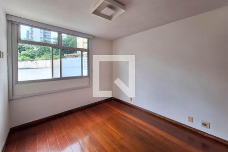 Apartamento à venda com 300m², 4 quartos e 3 vagas Apartamento à venda com 300m², 4 quartos e 3 vagasSuíte 3