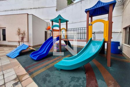 Apartamento à venda com 300m², 4 quartos e 3 vagas Apartamento à venda com 300m², 4 quartos e 3 vagasÁrea comum - Playground