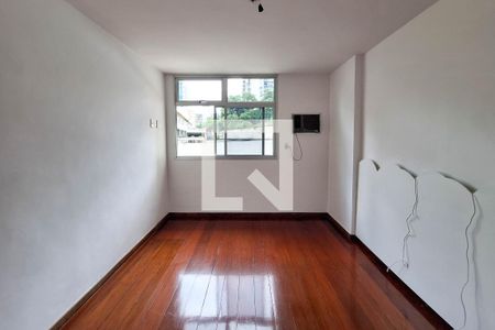 Apartamento à venda com 300m², 4 quartos e 3 vagas Apartamento à venda com 300m², 4 quartos e 3 vagasQuarto 1