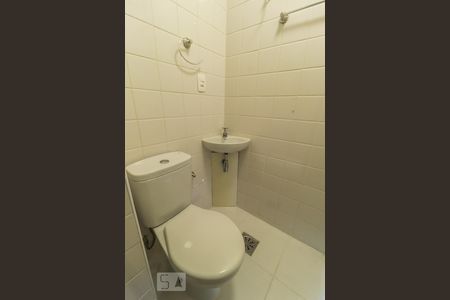 Apartamento para alugar com 85m², 2 quartos e 1 vaga Apartamento para alugar com 85m², 2 quartos e 1 vagaBanheiro de Serviço