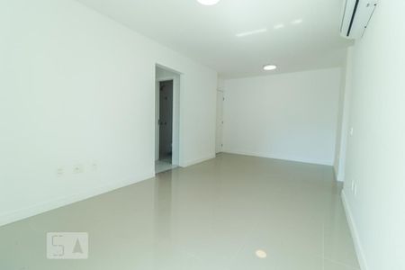 Sala de apartamento para alugar com 2 quartos, 85m² em Camorim, Rio de Janeiro