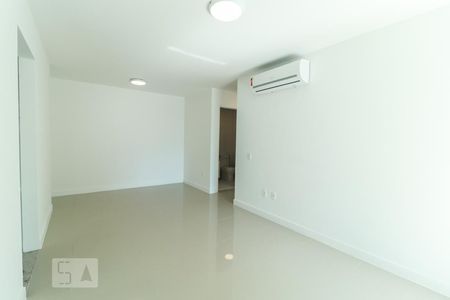 Sala de apartamento para alugar com 2 quartos, 85m² em Camorim, Rio de Janeiro