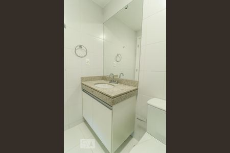 Apartamento para alugar com 85m², 2 quartos e 1 vaga Apartamento para alugar com 85m², 2 quartos e 1 vagaBanheiro Social