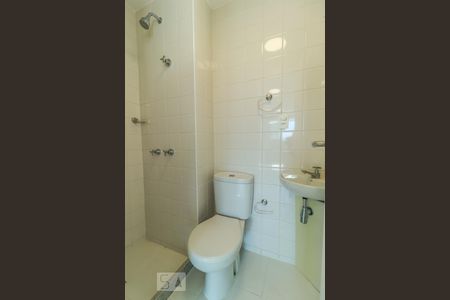 Apartamento para alugar com 85m², 2 quartos e 1 vaga Apartamento para alugar com 85m², 2 quartos e 1 vagaBanheiro de Serviço